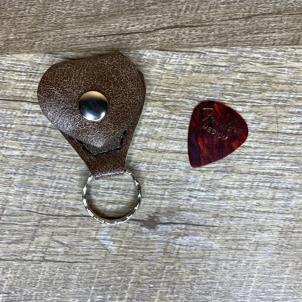Leather Guitar Picks Holder Keychain handmade crackled brown Aldi coin holder - Picture 7 of 9